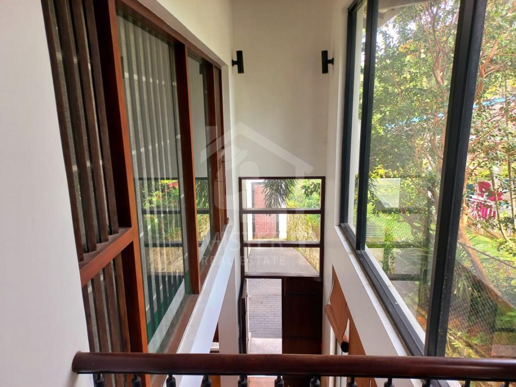 House for Sale in Rajagiriya - image 6