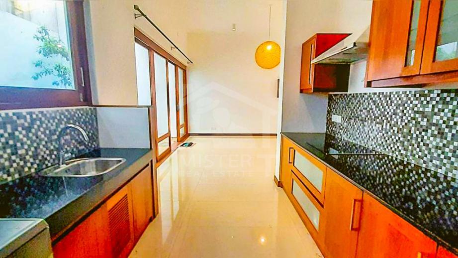 Luxury House for Sale in Thalawathugoda - image 8