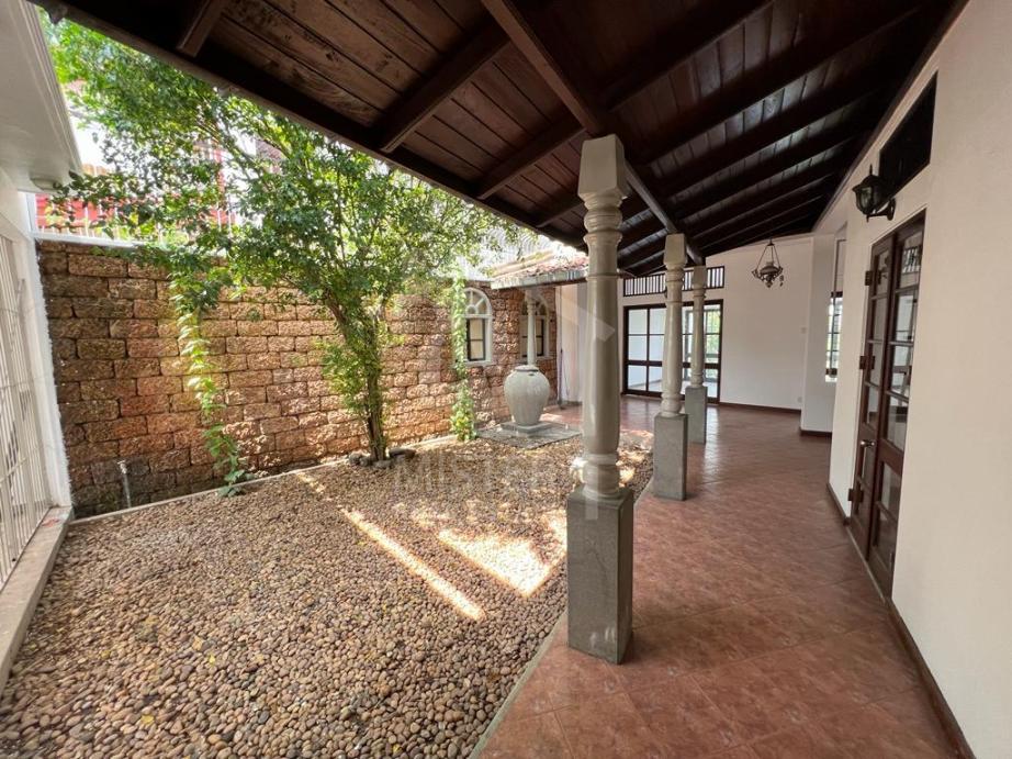 House for Sale in Battaramulla - image 8