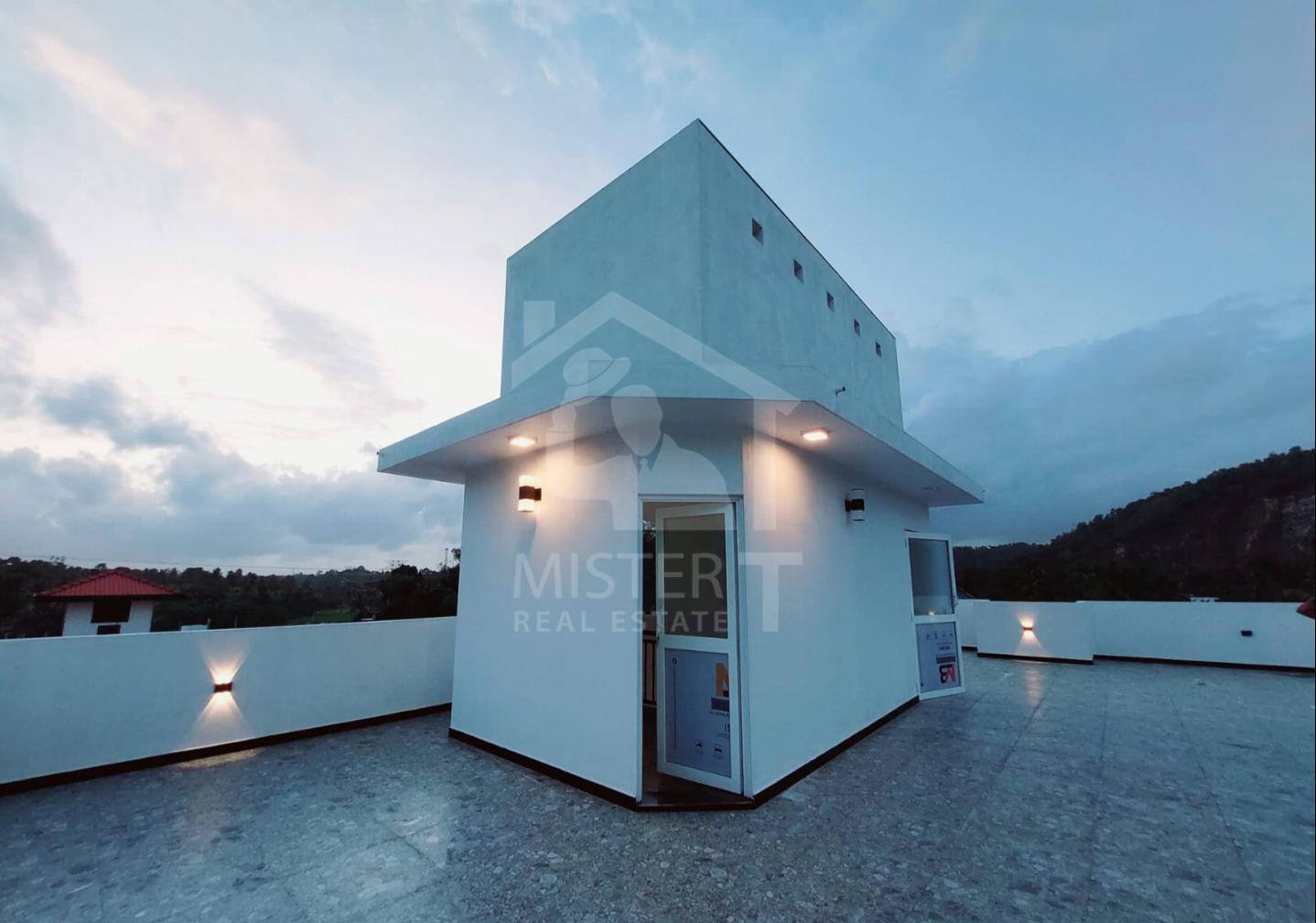 House for Sale in Athurugiriya - image 9